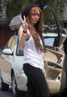 14730490_ZDCQLNEXV - 2nd April 2010-Toluca Lake