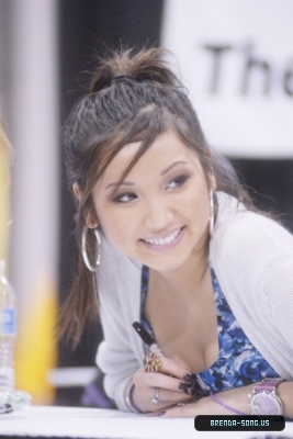 normal_brenda-song-0022