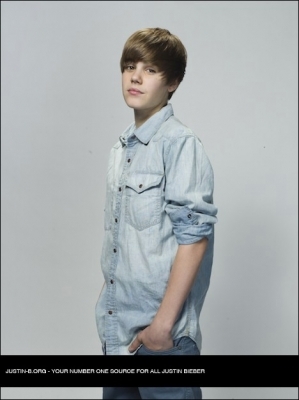 ~~ JusStiN BieEbEr ~~ - o_JuStiN phOtOshOoT 50_o