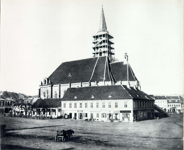 223-1859-Piata Libertatii cu cladirile ce inconjurau biserica Sf.Mihail la care se finisa turnul  - clujul vechi