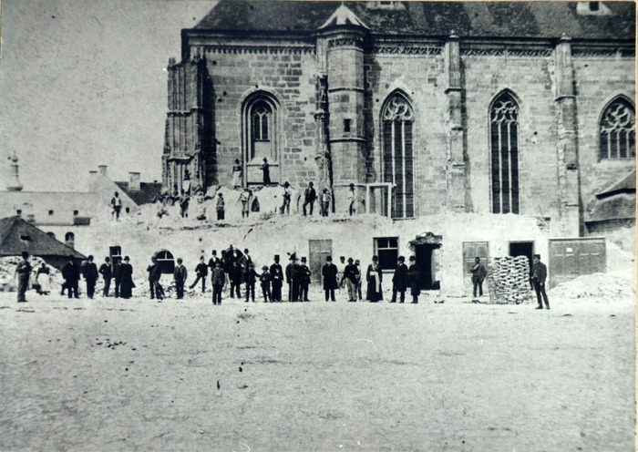 278-se demolau cladirile de pe latura de sud a bisericii sf mihail