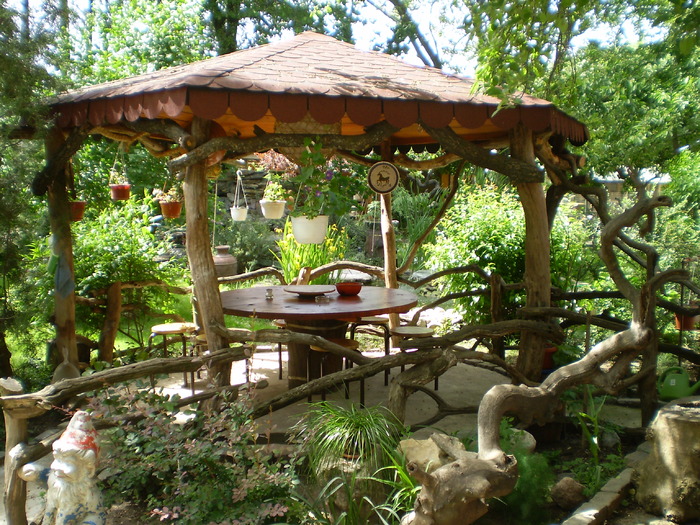 P1010186 - curtea locul de munca