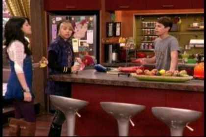 Magicienii din waverly place (9)