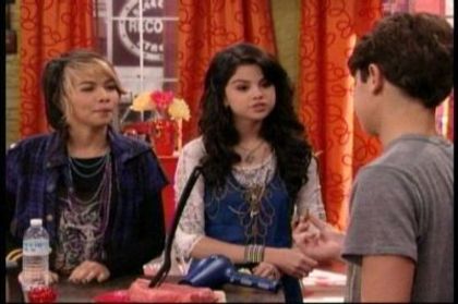 Magicienii din waverly place (12)