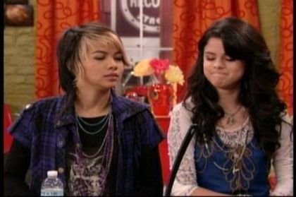 Magicienii din waverly place (13)