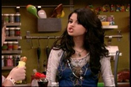 Magicienii din waverly place (22)