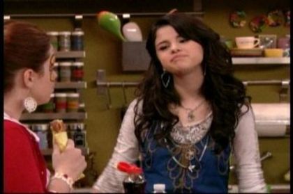 Magicienii din waverly place (23)