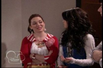 Magicienii din waverly place (33)