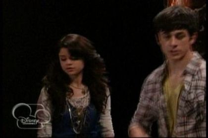 Magicienii din waverly place (41)