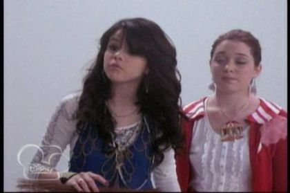 Magicienii din waverly place (44)