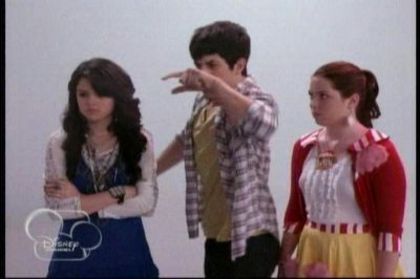 Magicienii din waverly place (51)