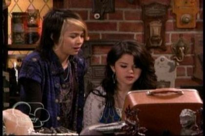 Magicienii din waverly place (58)