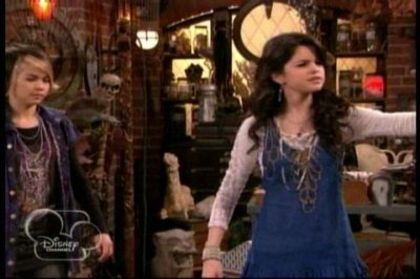 Magicienii din waverly place (61)