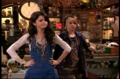 Magicienii din waverly place (62)