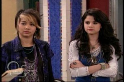 Magicienii din waverly place (65)