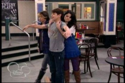 Magicienii din waverly place (70)