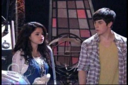 Magicienii din waverly place (81)