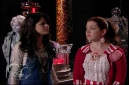 Magicienii din waverly place (83)