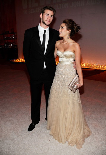 DLTSWHTNJCNNHDSJUOP - miley oscar _07-03-2010