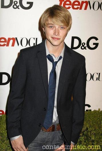 sterling_knight_2589328 - christopher wilde-sterling knight