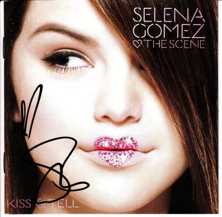 selena-gomez-autograph-450x440 - autograf selena gomez