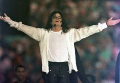 mama%20lui%20michael%20jackson%20obtine%20custodia-2291 - Michael Jackson in concerte