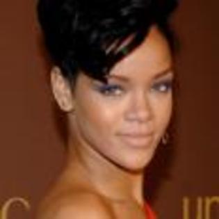 Rihanna_1231372124_1 - Rihanna