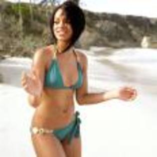 Rihanna_1231372296_2 - Rihanna