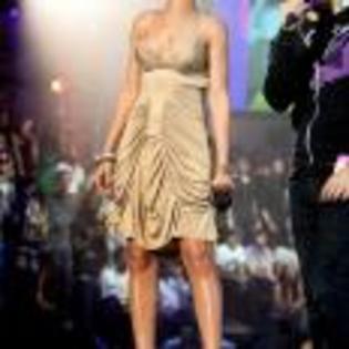 Rihanna_1231372361_1 - Rihanna