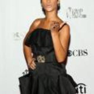 Rihanna_1231372385_3 - Rihanna
