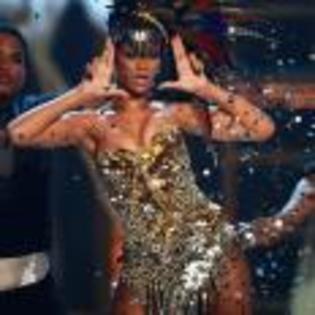 Rihanna_1231372475_4 - Rihanna