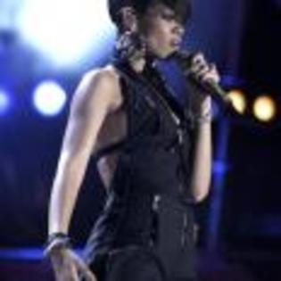 Rihanna_1231372618_4 - Rihanna