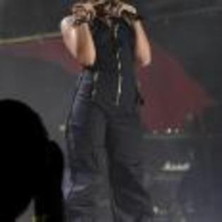 Rihanna_1231372664_0 - Rihanna