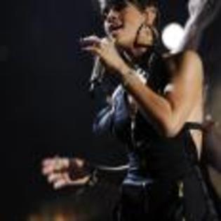 Rihanna_1231372704_0 - Rihanna