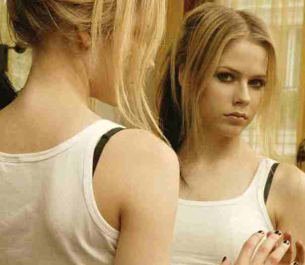 avril_lavigne_in_the_mirror - avril lavigne