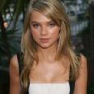 Indiana_Evans_1255021698_3 - Indiana Evans