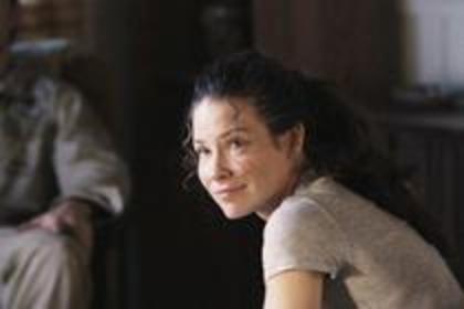 14995020 - poze rare evangeline lilly