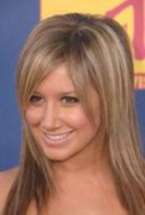 14995207 - poze rare cu ashley tisdale