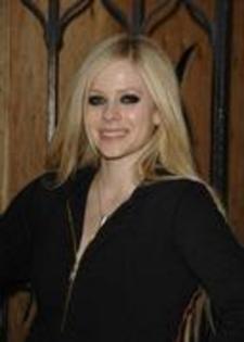 14996151 - poze avril