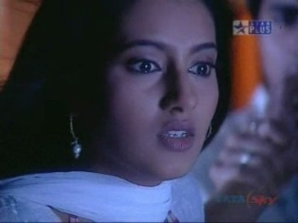 9hsw2g[1] - Kis Desh Mein Hai Mera Dil