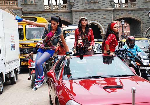 12297_410073911807_243367426807_5302026_5448703_n[1] - Kis Desh Mein Hai Mera Dil