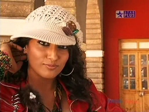 b21cced404baee88cd66_18[1] - Kis Desh Mein Hai Mera Dil