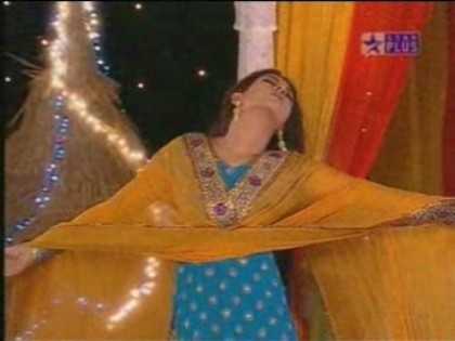 ivh4c5[1] - Kis Desh Mein Hai Mera Dil