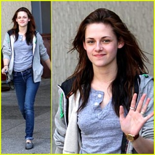 kristen-stewart-errand-run-cake-eaters - Kristen Stewart