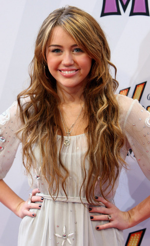 Miley-Hannah-Montana-The-Movie-Munich-Premiere-miley-cyrus-5823637-305-500