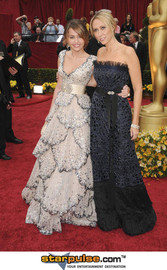Miley Cyrus and Tish Cyrus-BBC-002547