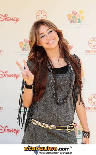 Miley Cyrus-TYG-004274