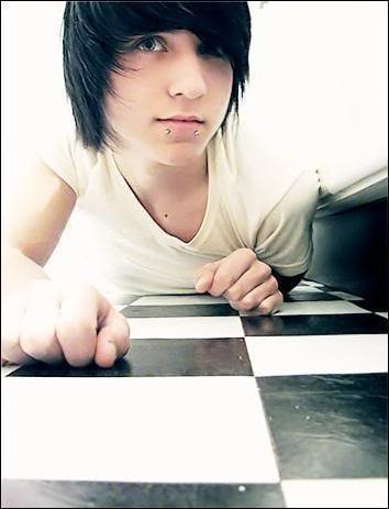 Alex-Evans-alex-evans-829167_354_46 - Alex evans cool emo