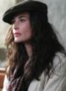 demi-moore-4_crop