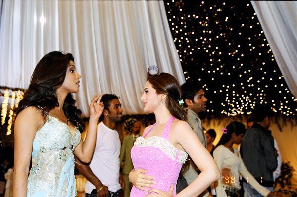 akksets028 - Priyanka Chopra